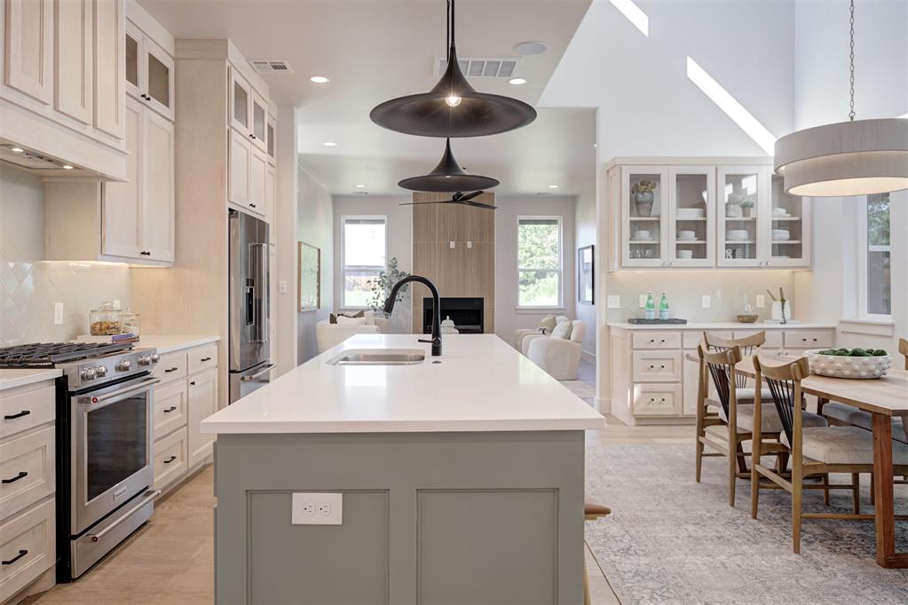 4541 Maple Ridge Drive