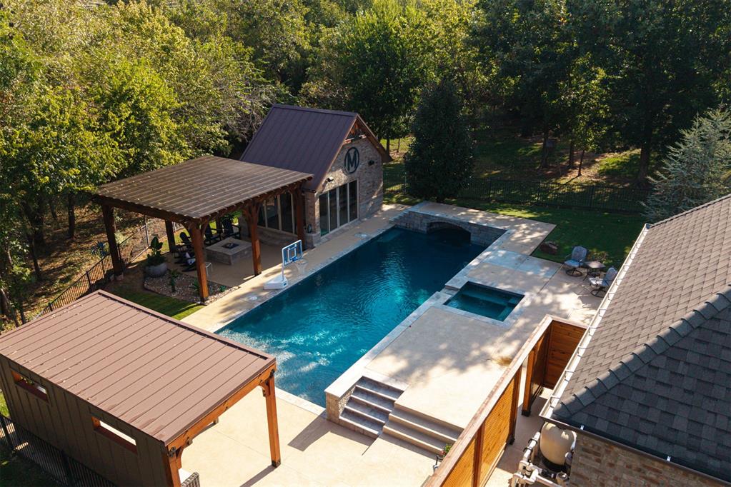 3301 Hidden Leaf Drive