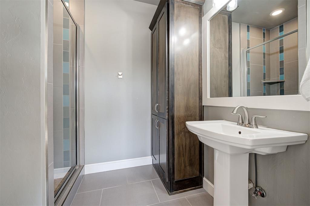 3301 Hidden Leaf Drive