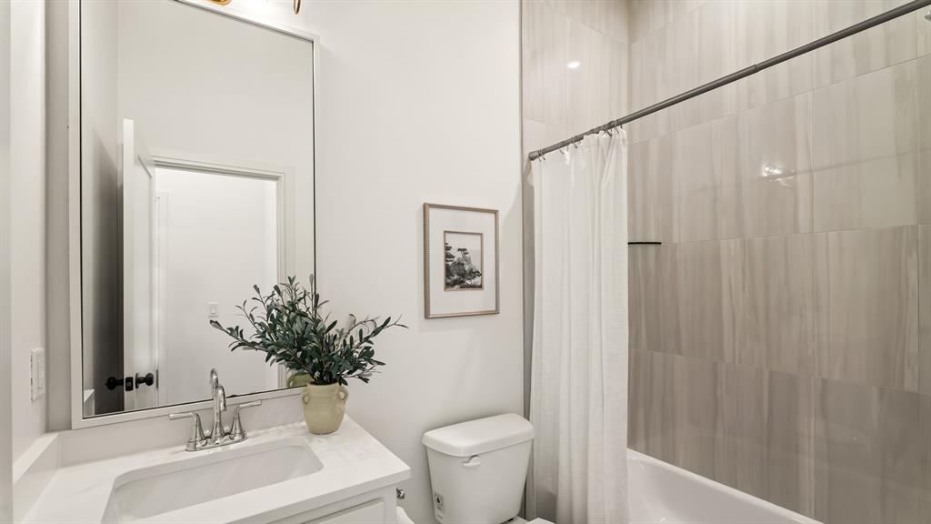 3900 Shady Hill Trail