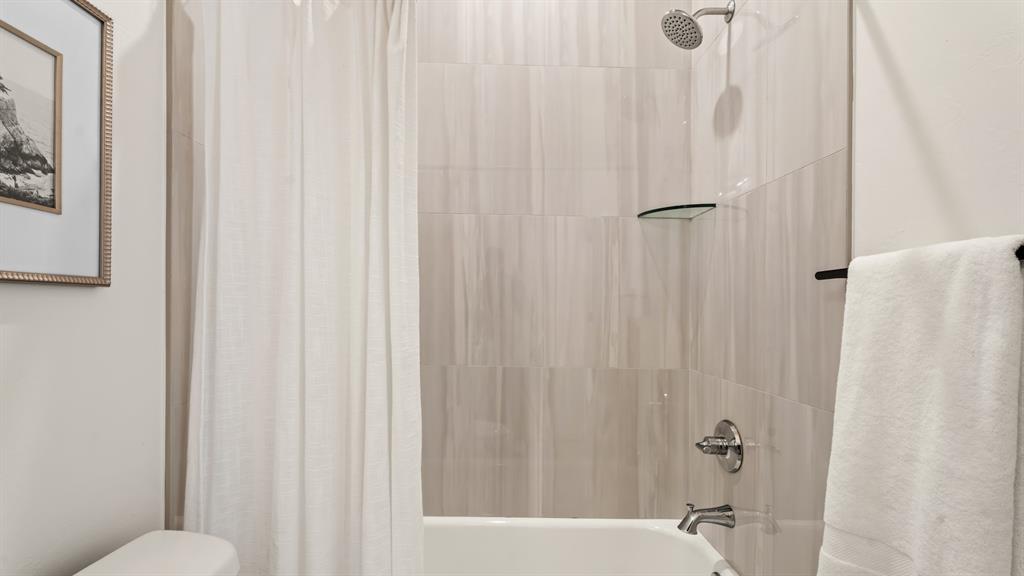 3900 Shady Hill Trail