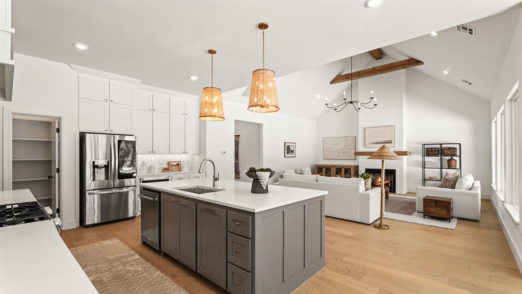 3900 Shady Hill Trail