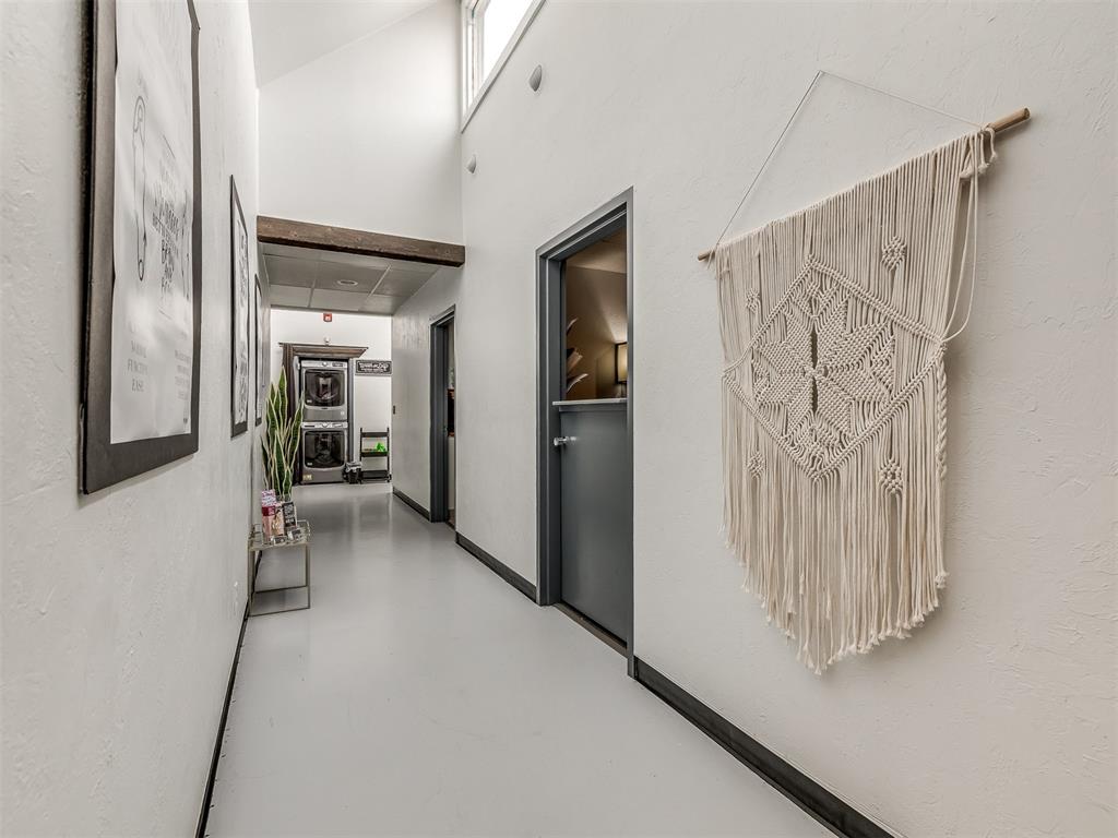 7304 N Comanche Avenue