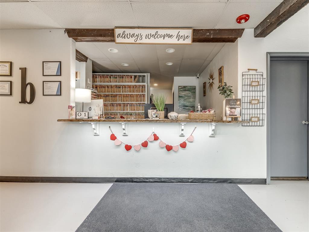 7304 N Comanche Avenue