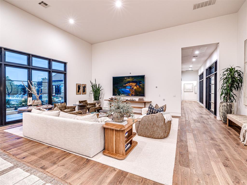 3003 S Country Club Road