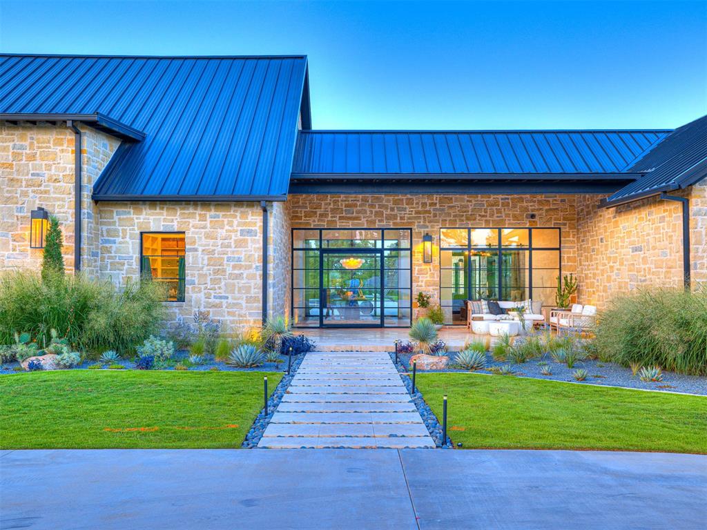 3003 S Country Club Road