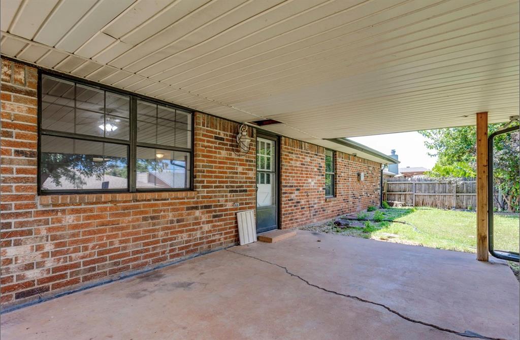 2713 S Summerfield Drive