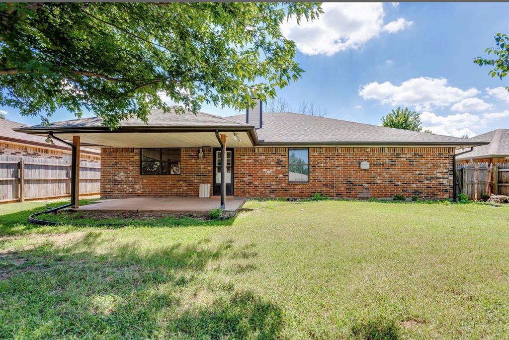 2713 S Summerfield Drive