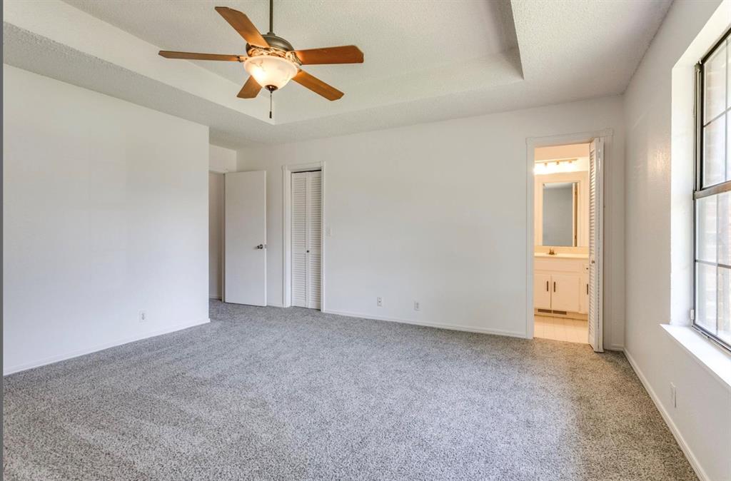 2713 S Summerfield Drive