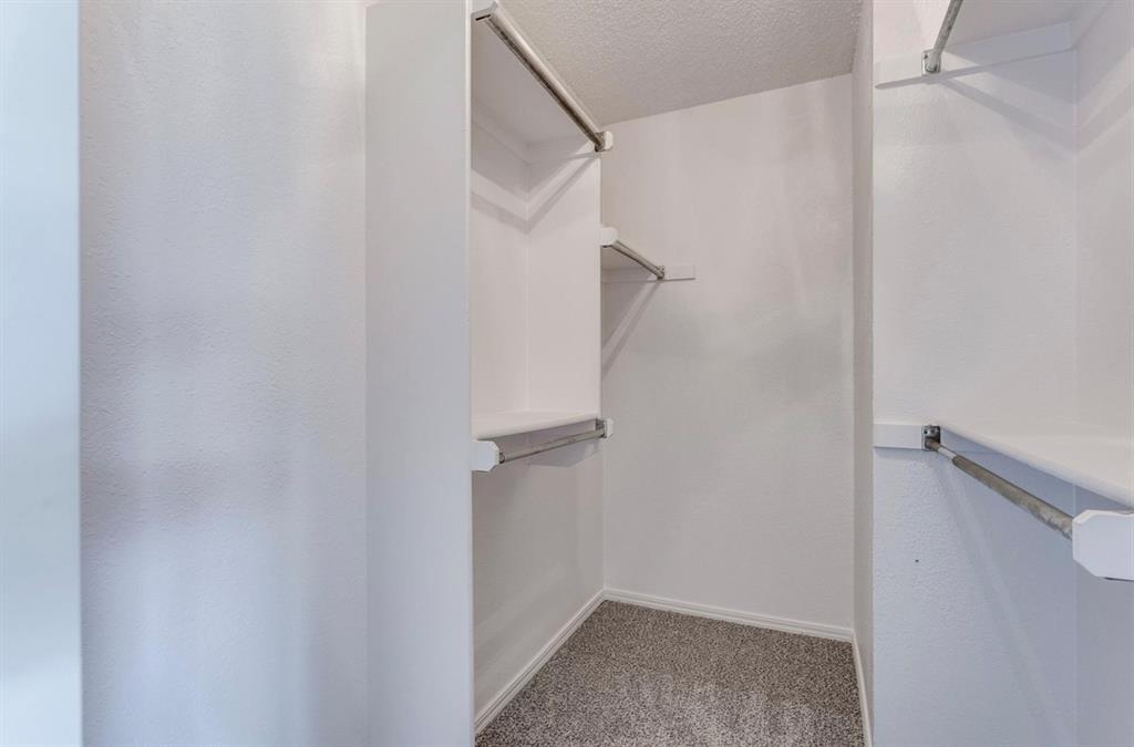 2713 S Summerfield Drive