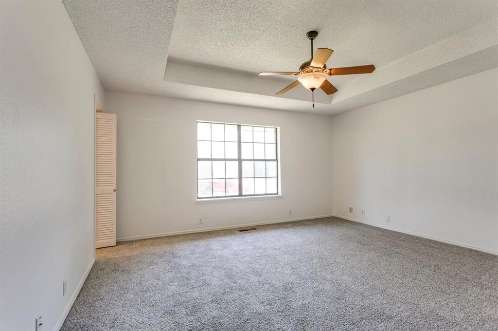 2713 S Summerfield Drive