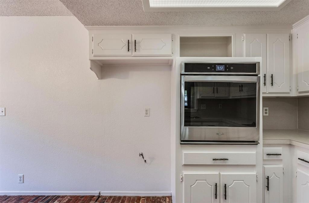 2713 S Summerfield Drive