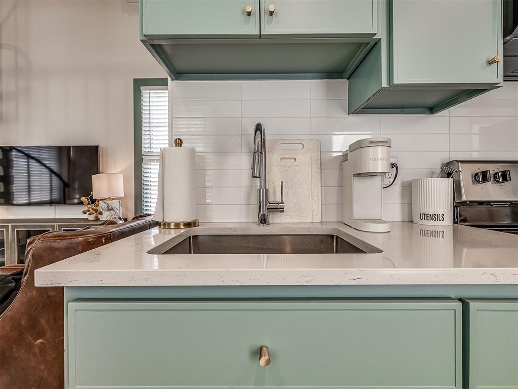 53 Lower Greenway Unit: C