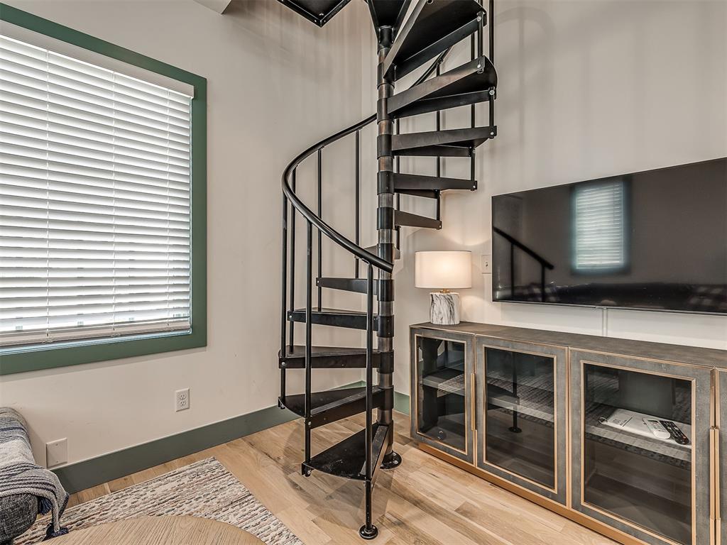 53 Lower Greenway Unit: C