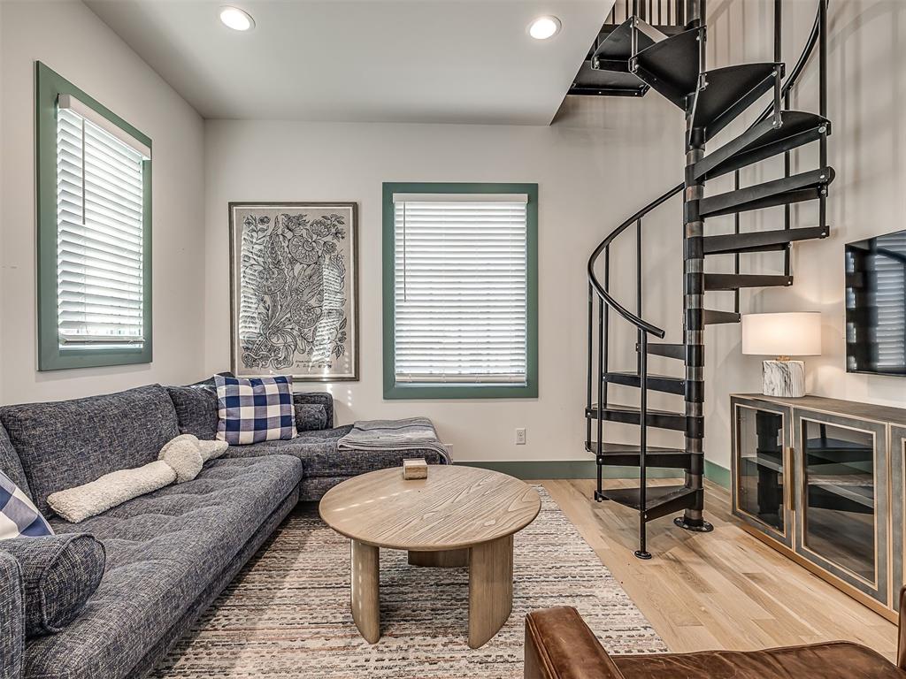 53 Lower Greenway Unit: C