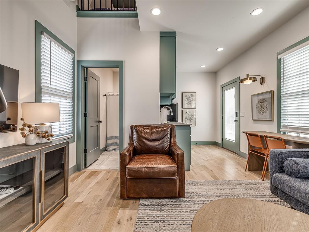 53 Lower Greenway Unit: C