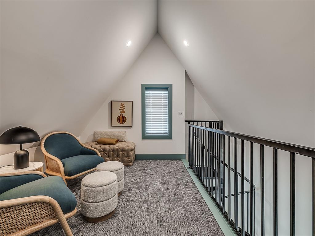 53 Lower Greenway Unit: C