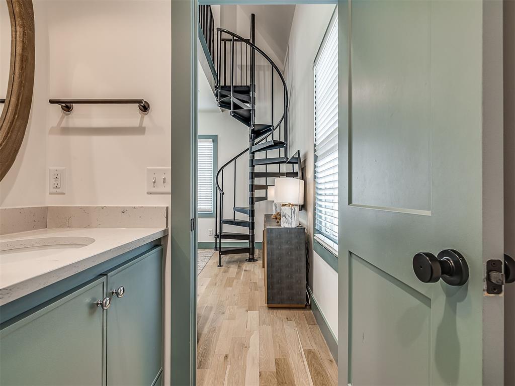 53 Lower Greenway Unit: C