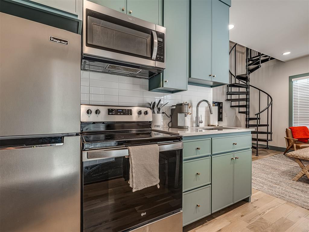 53 Lower Greenway Unit: B