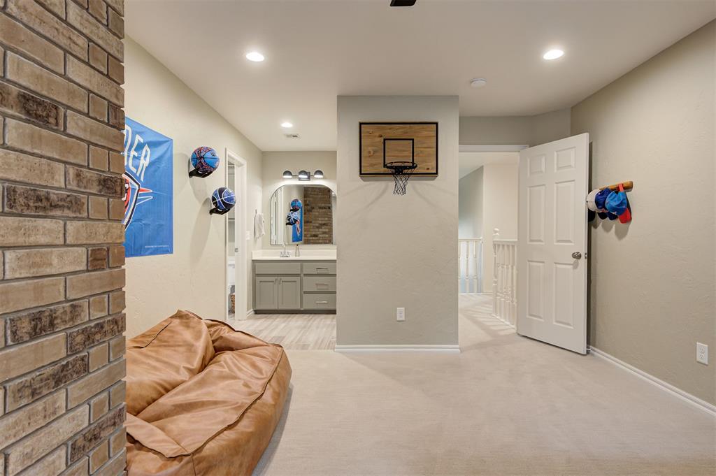 600 Heatherstone Road