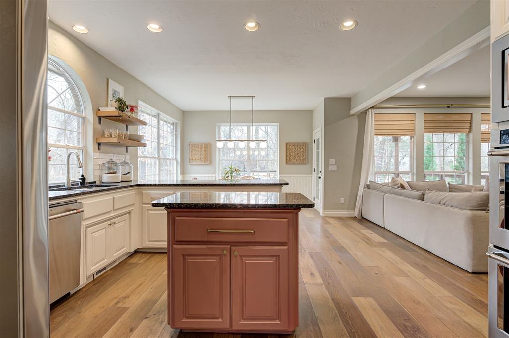 600 Heatherstone Road