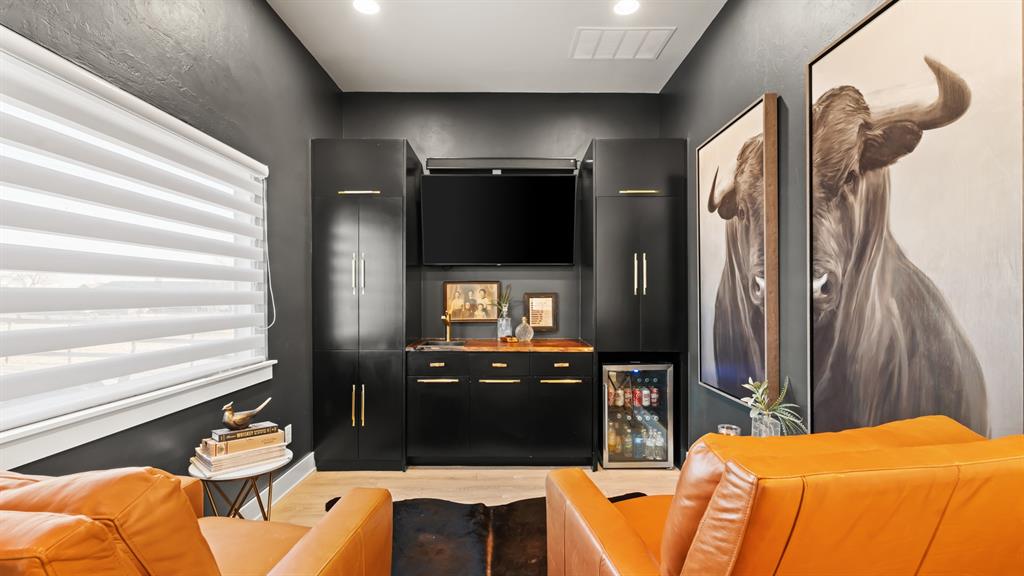 15500 S Drexel Avenue