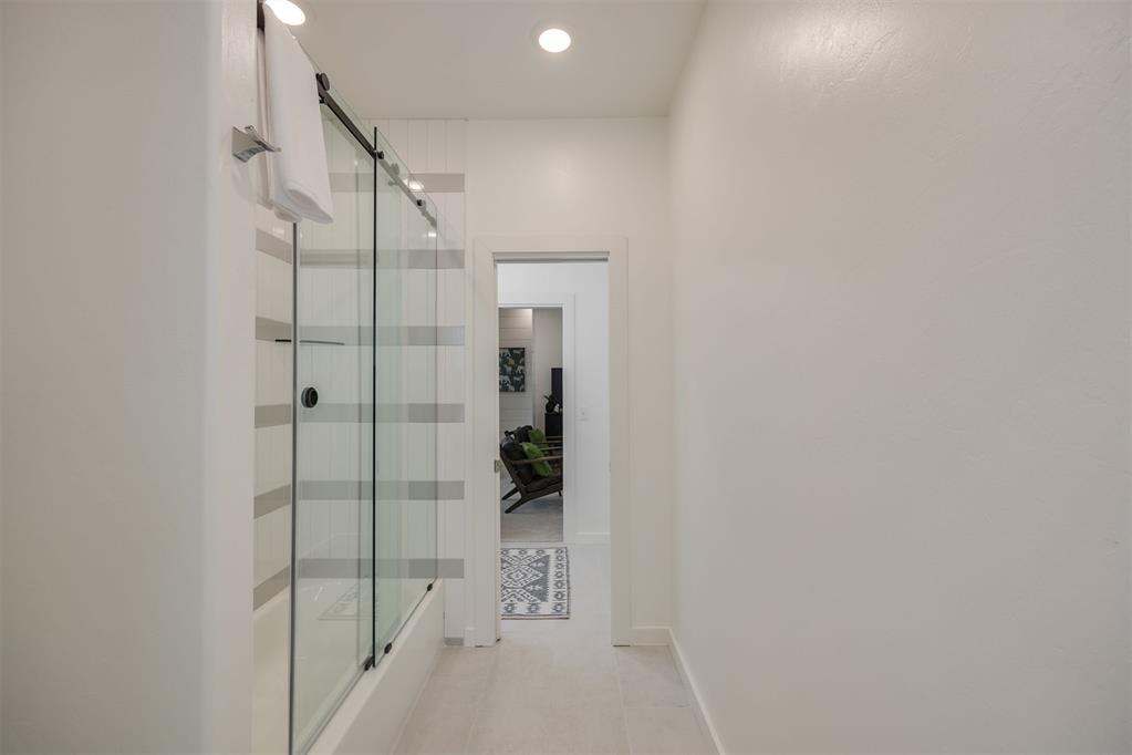 44 Ramble Along Road