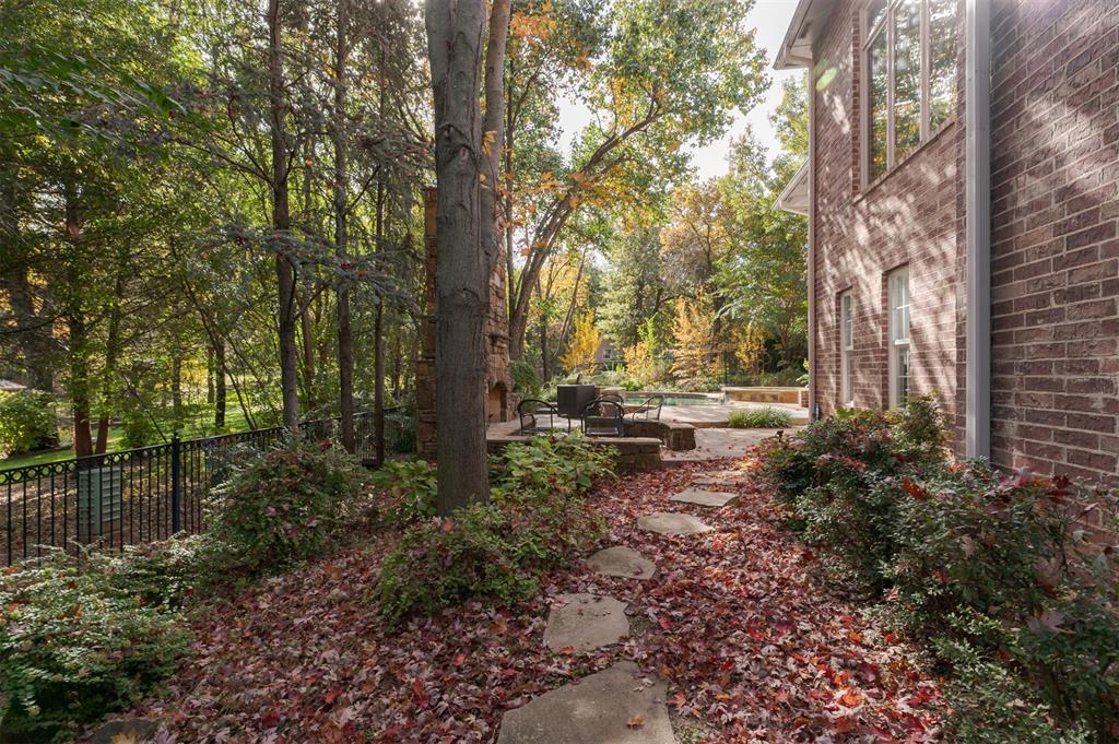 1124 Caines Hill Road