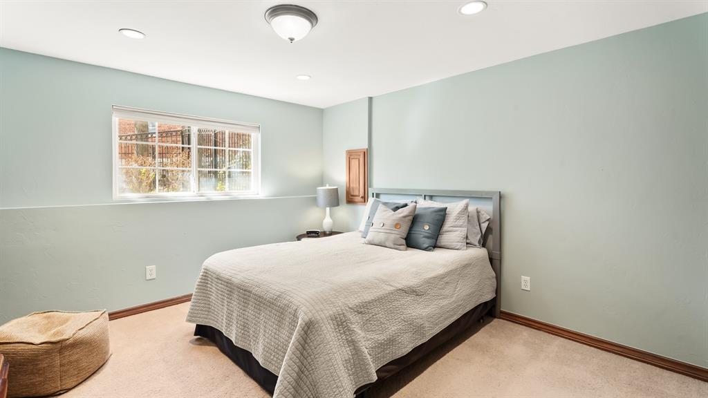 1124 Caines Hill Road