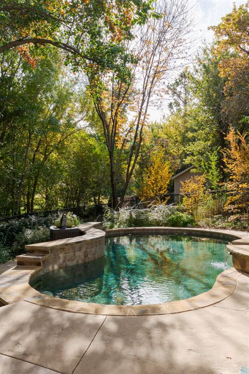 1124 Caines Hill Road