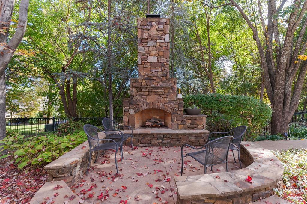 1124 Caines Hill Road