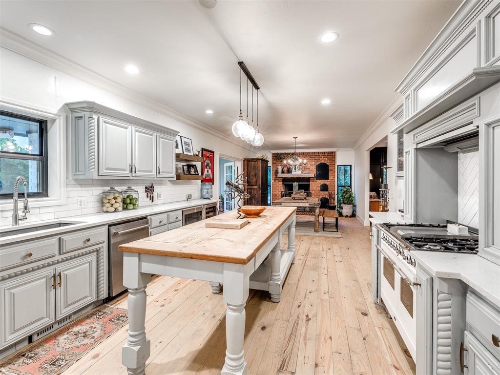 13500 Three Oaks Drive