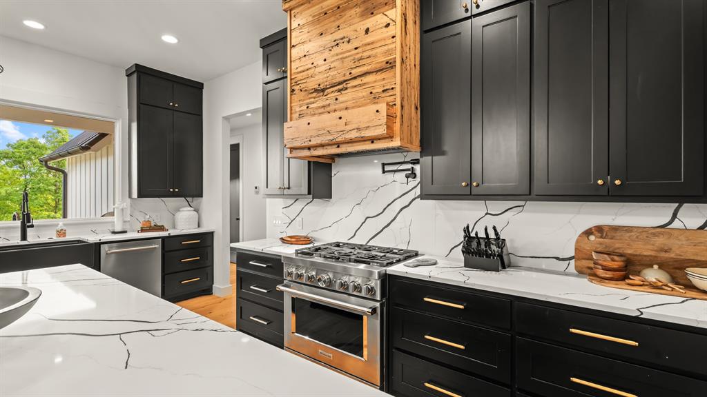 754 Pebble Ridge Arcade