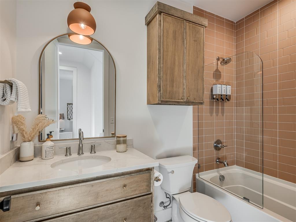 51 Lower Greenway Unit: A