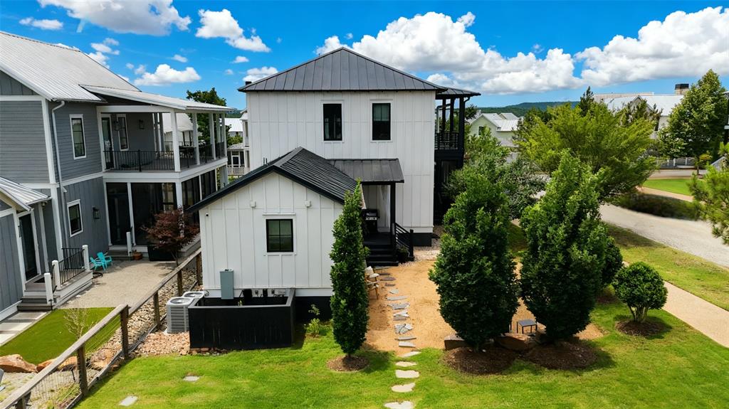 81 Lower Greenway