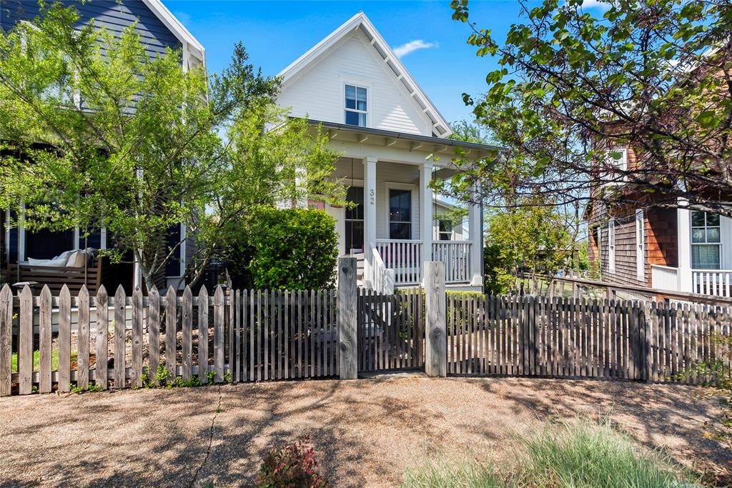 32 Firefly Lane