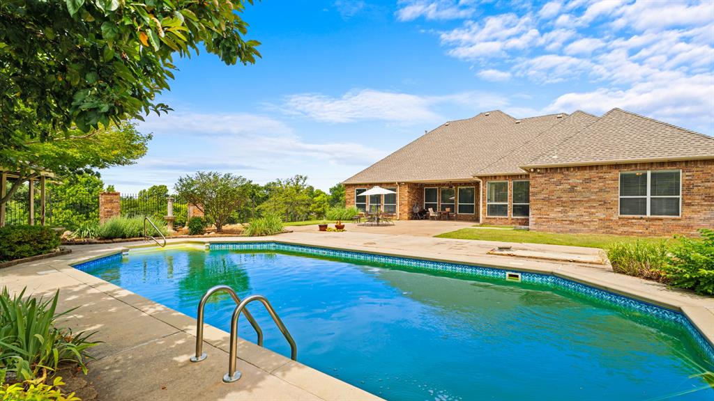 10500 Shady Glade Lane