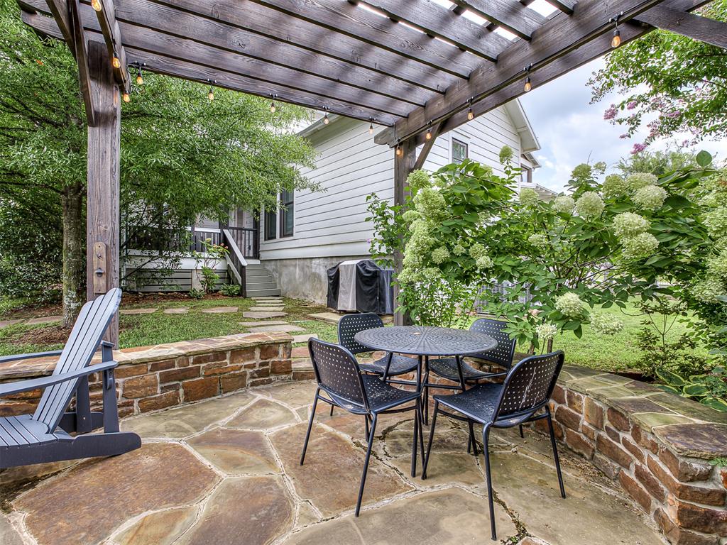 40 Redbud Street