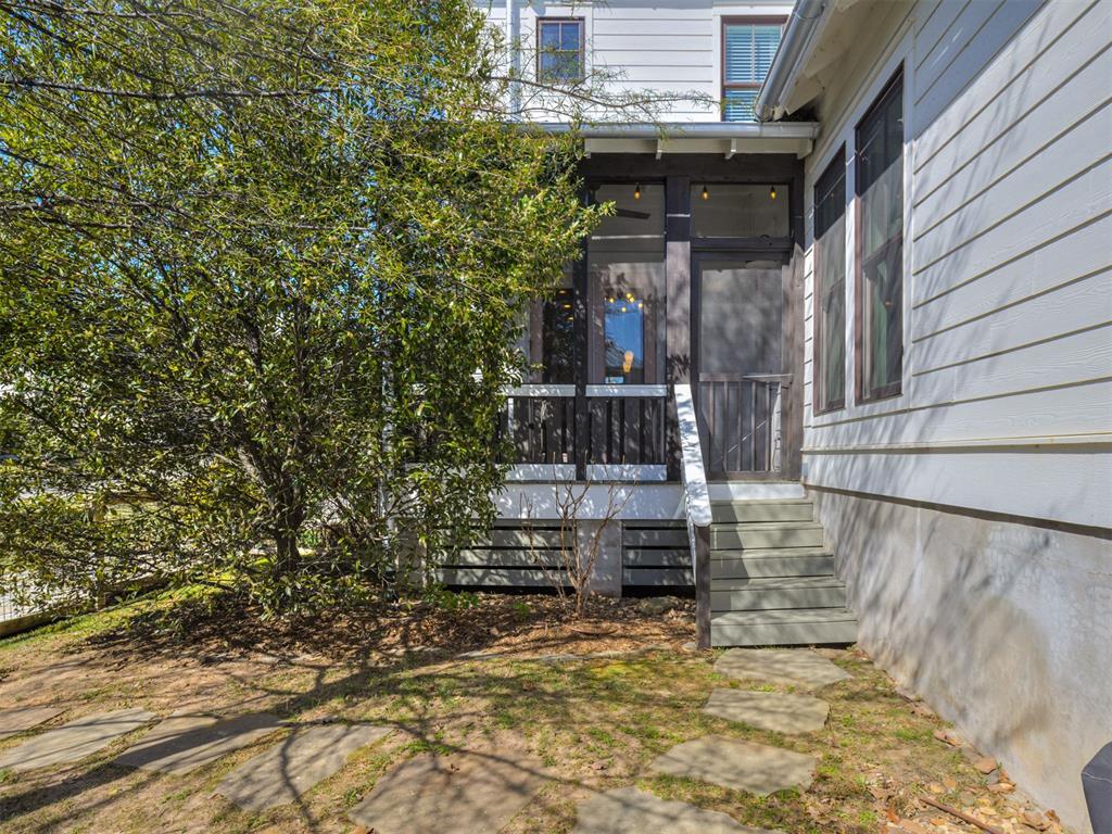 40 Redbud Street