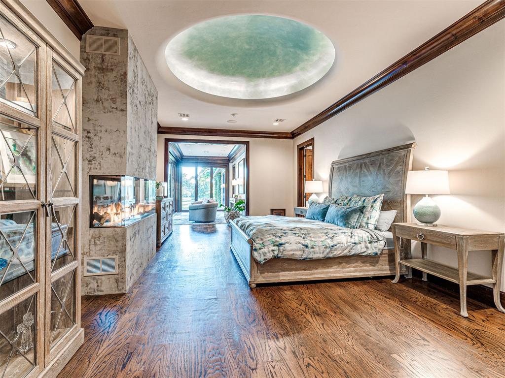 6401 Oak Tree Drive