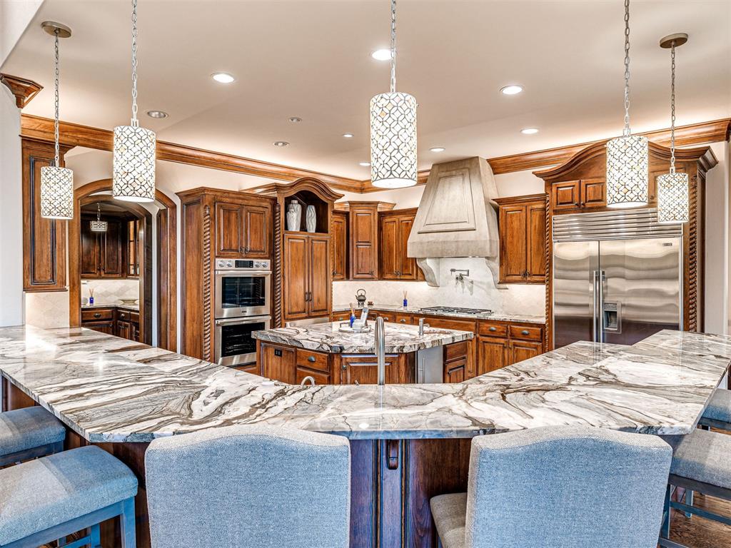 6401 Oak Tree Drive