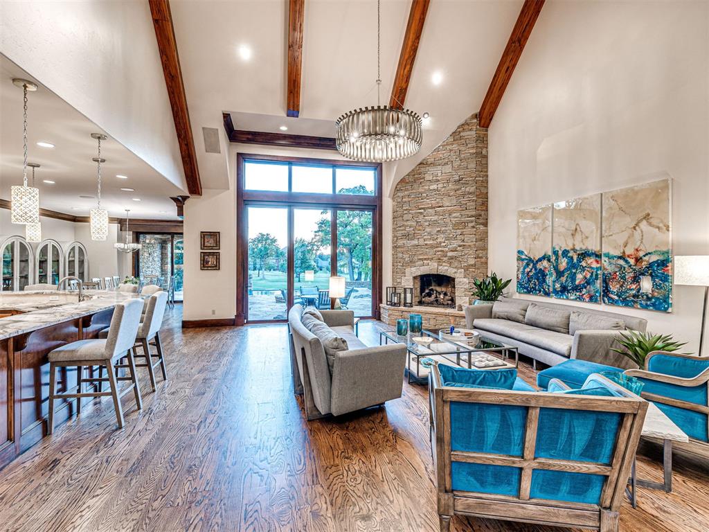 6401 Oak Tree Drive