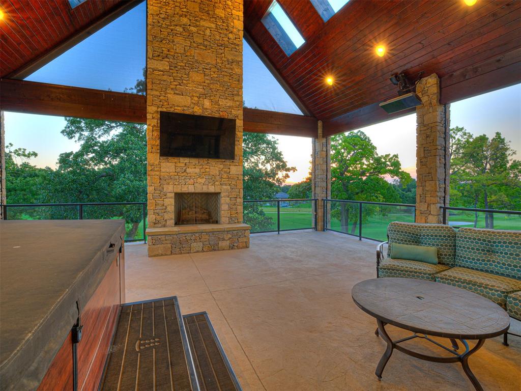 6401 Oak Tree Drive