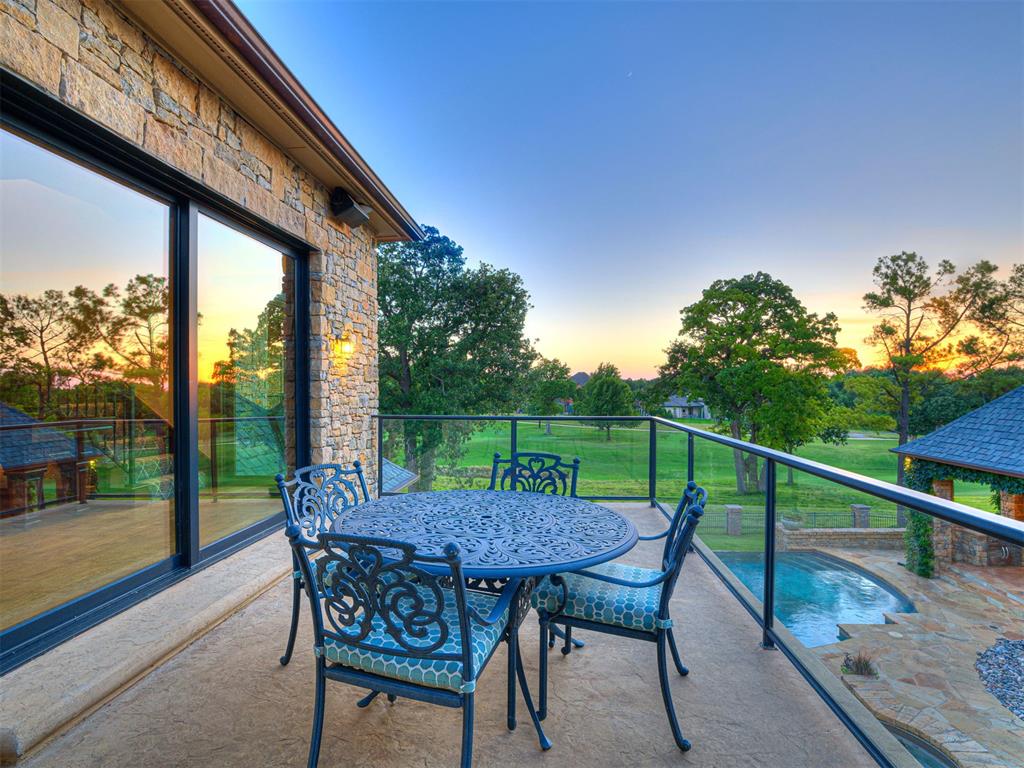 6401 Oak Tree Drive