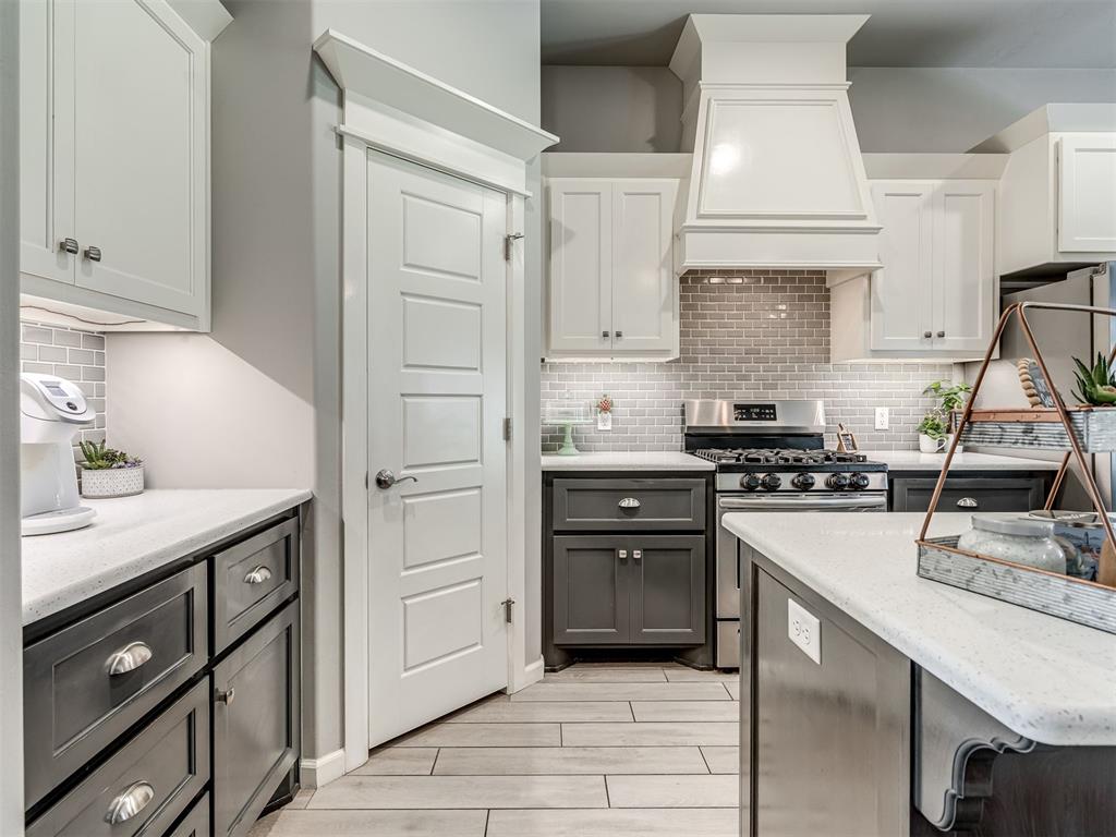 7924 Sweetgum Street
