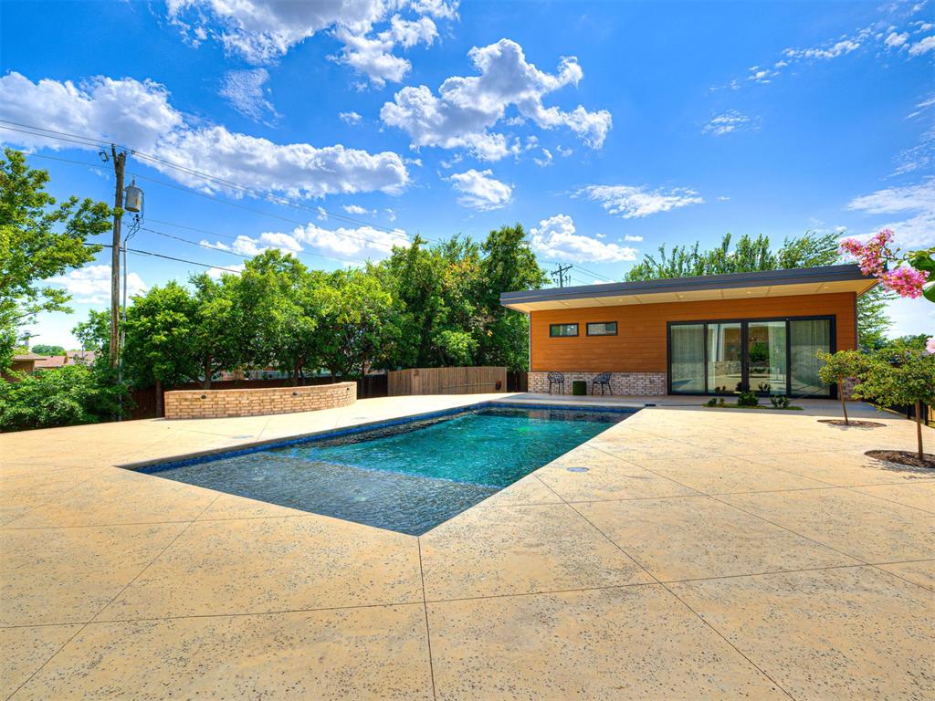 571 S Fretz Avenue