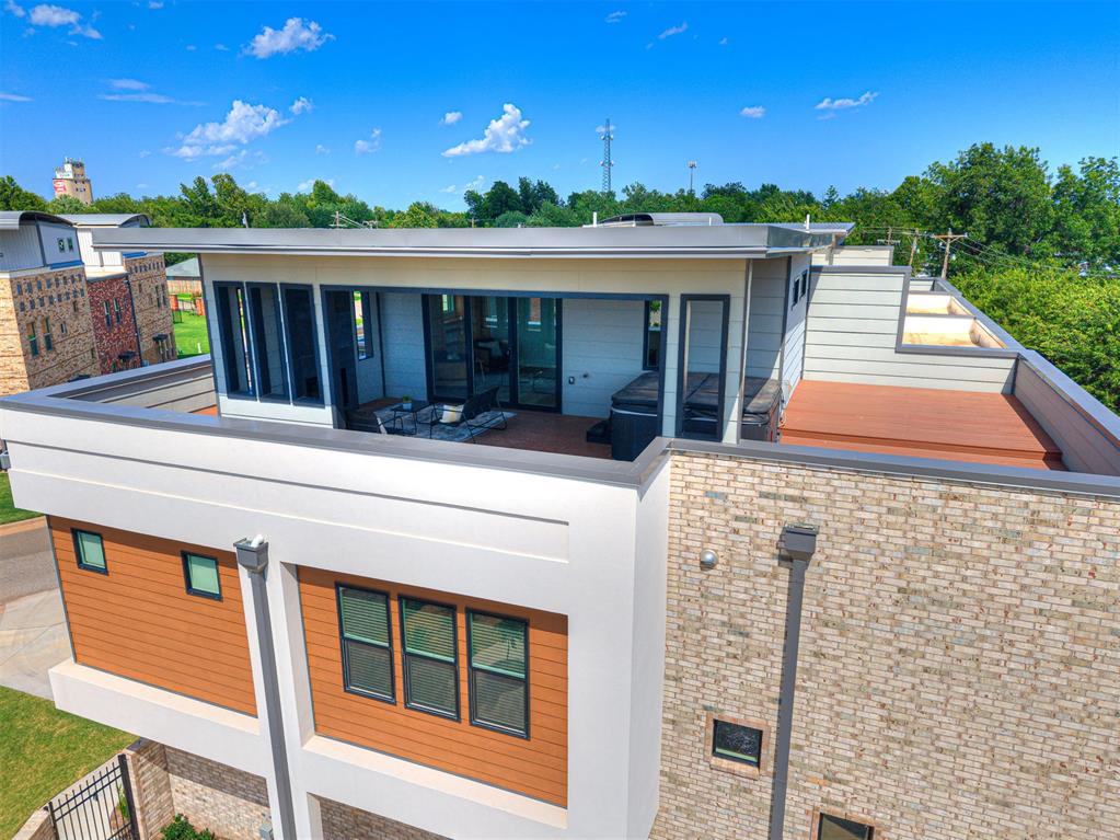 571 S Fretz Avenue