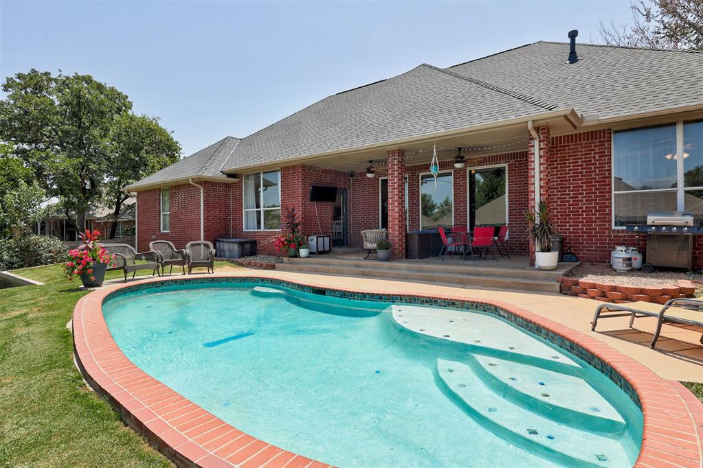 2301 Saint Annes Drive