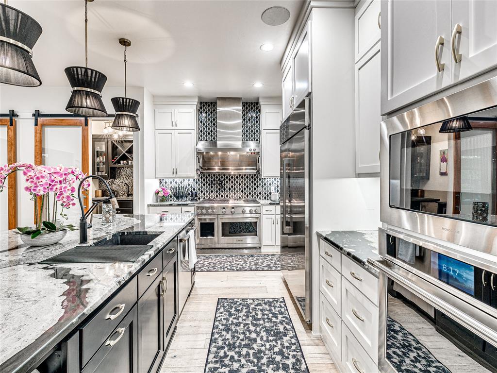 2824 Guilford Lane