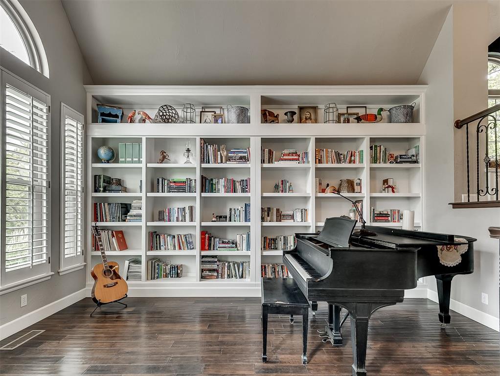 10049 Hidden Hollow Lane